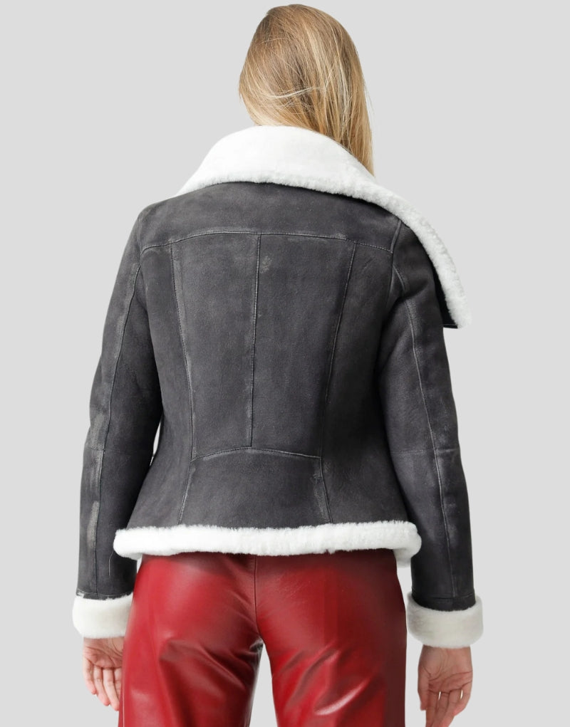 Luxurious Women's Black Shearling Jacket with Soft White Lining
